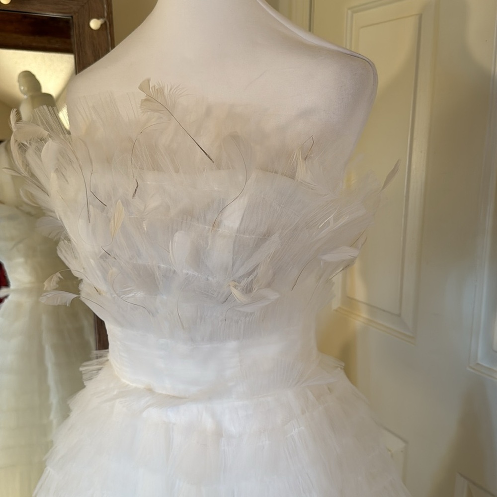 MAC DUGGAL
Kylie Strapless Ruffle Wedding Gown Anthropologie - Picture 7 of 17